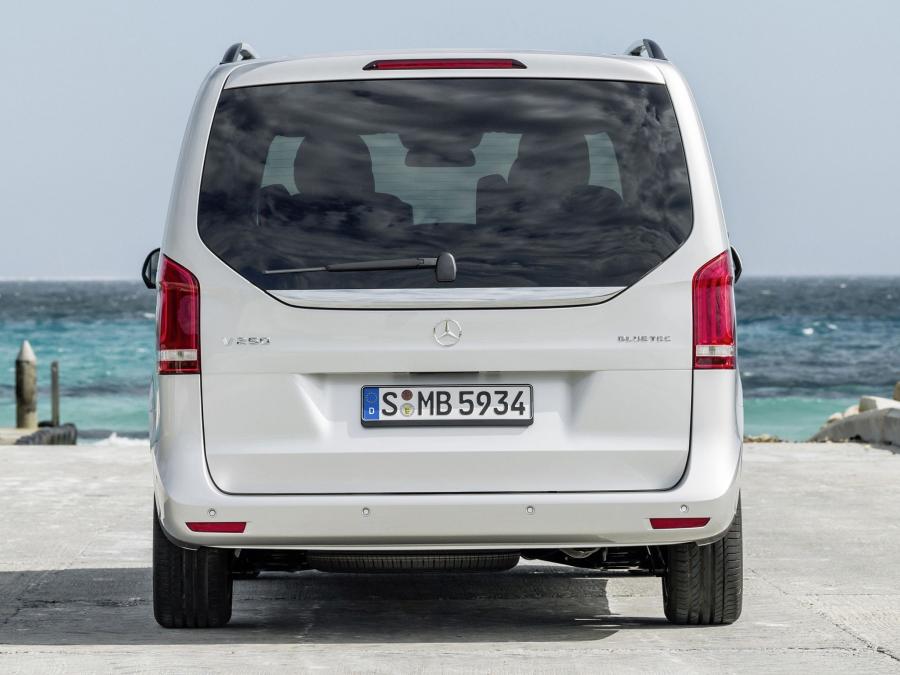  Mercedes-Benz V250 BlueTec Avantgarde Line 2014 года  (фото 17 из 22)